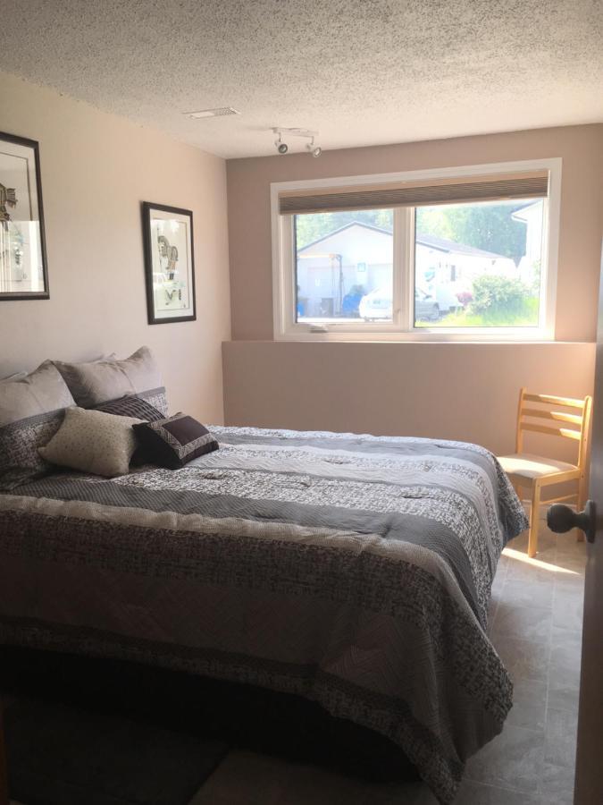 Polar Nights Bed and Breakfast Yellowknife Buitenkant foto