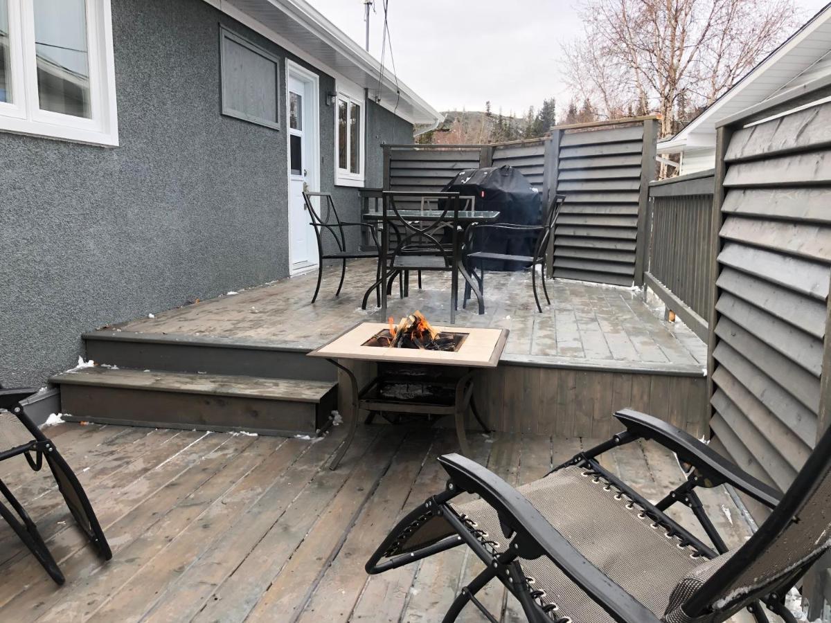 Polar Nights Bed and Breakfast Yellowknife Buitenkant foto