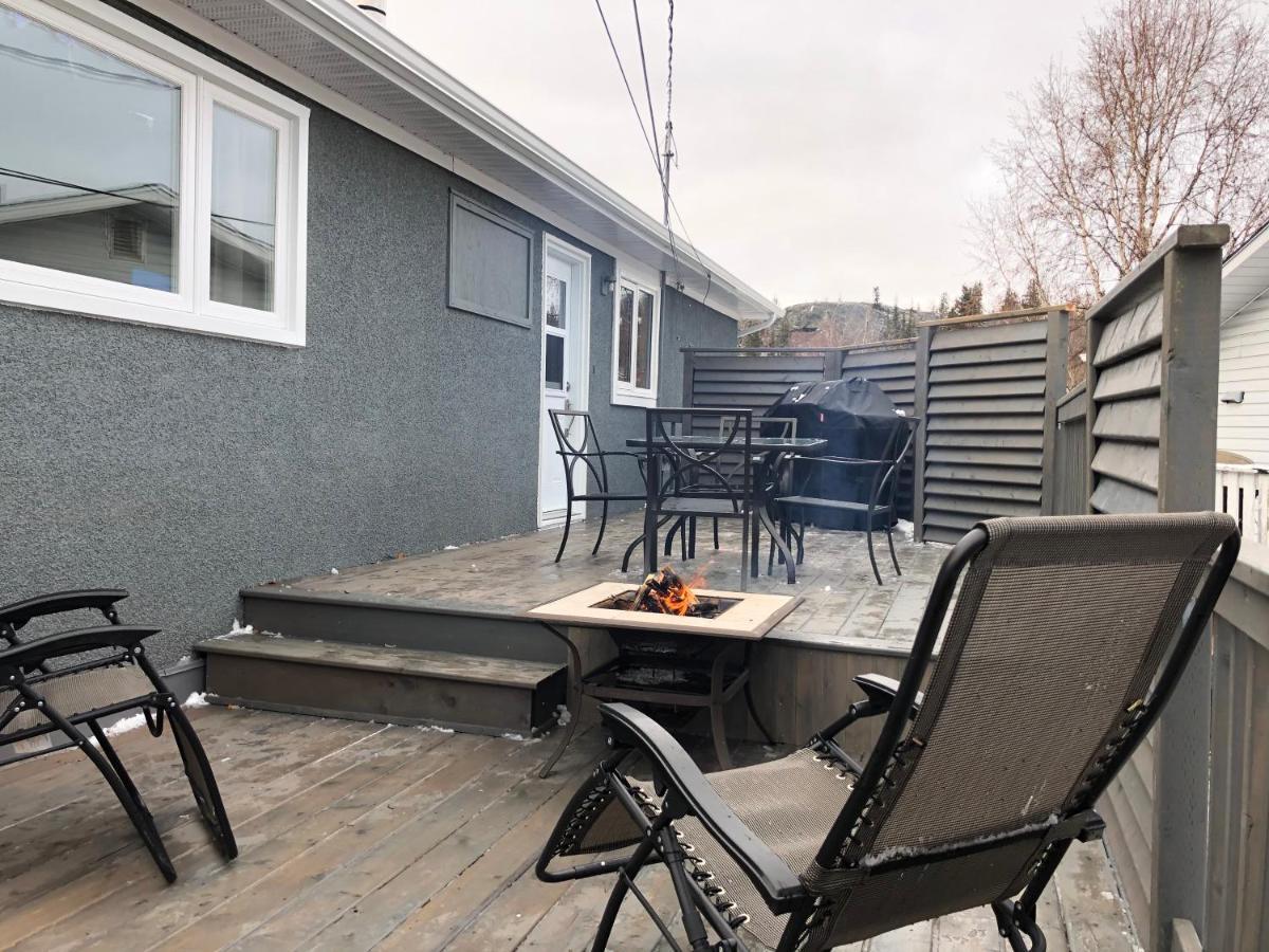 Polar Nights Bed and Breakfast Yellowknife Buitenkant foto