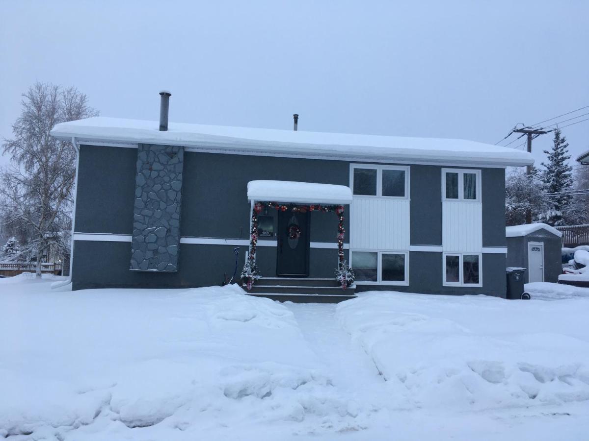 Polar Nights Bed and Breakfast Yellowknife Buitenkant foto